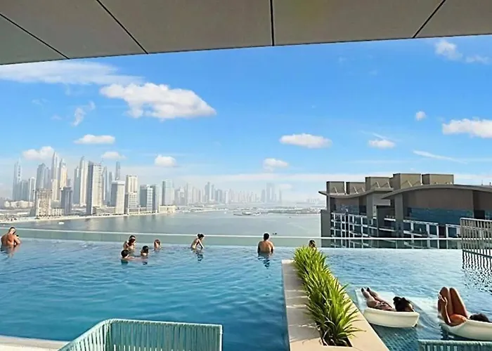 Palm Jumeirah Seven Palm 1 Bedroom With Infinity Pool And Palm Jumeirah Beach