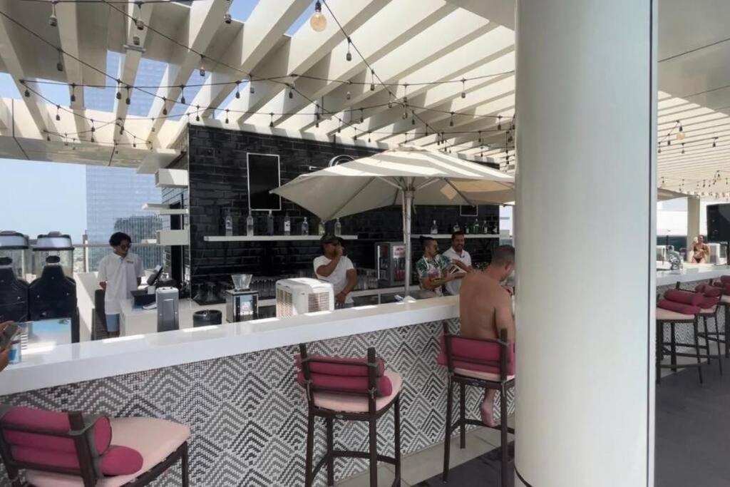 Apartment Palm Jumeirah Seven Palm 1 Bedroom With Infinity Pool And Palm Jumeirah Dubai